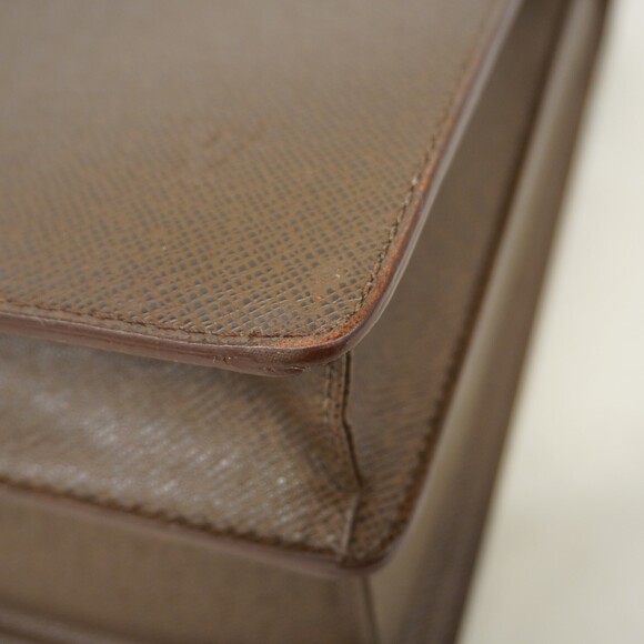 Louis Vuitton Taiga Pilot Case Ural M30028 Grizzly Men's Bag